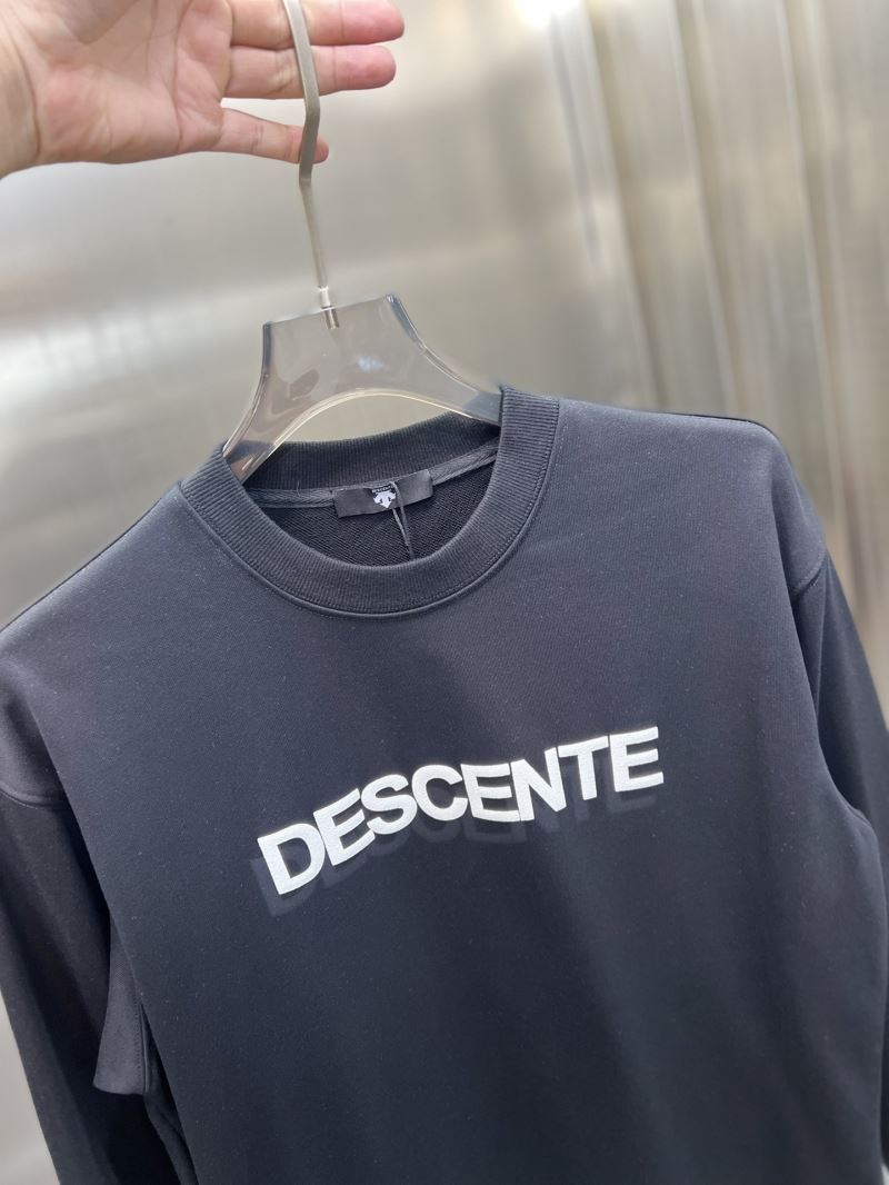 Descente Hoodies